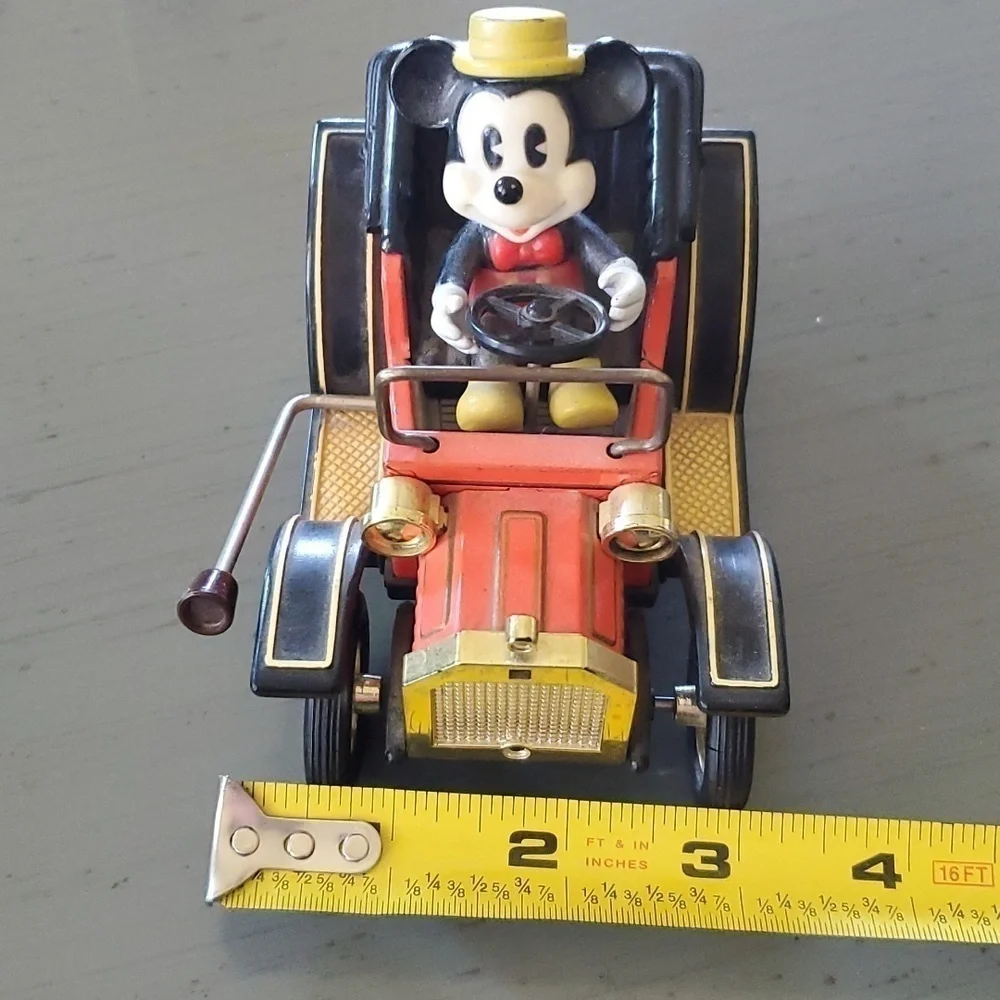 Mickey Mouse Masudaya Corp. 1981 W/pull lever Vintage Made in Japan